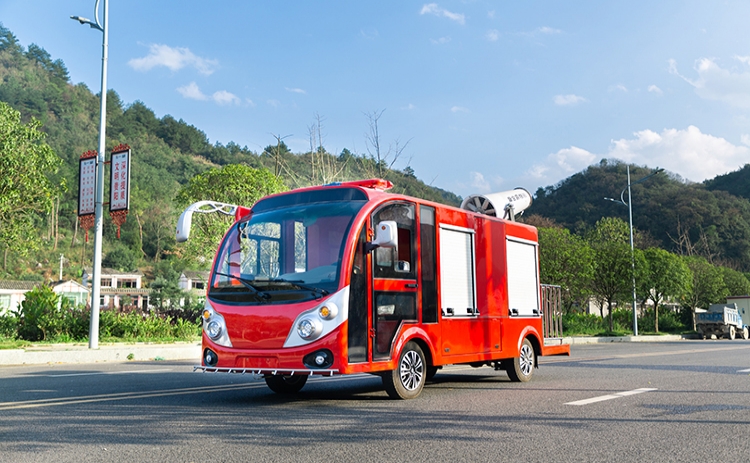 2座除塵車，道路降塵霧炮車